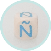 Buchstabenwürfel Ñ 10mm Holz geprägt hellblau