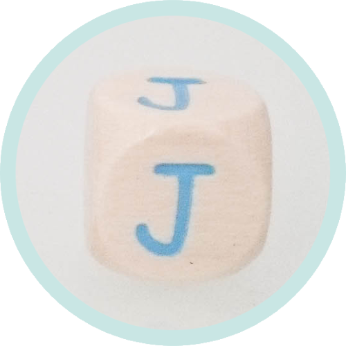 Buchstabenwürfel J 10mm Holz geprägt hellblau - zum Schließen ins Bild klicken