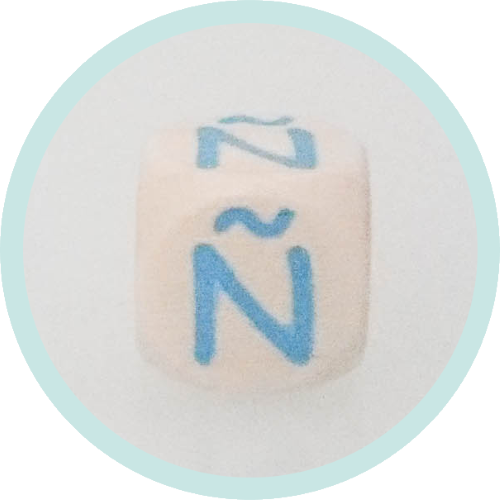 Buchstabenwürfel Ñ 10mm Holz geprägt hellblau - zum Schließen ins Bild klicken